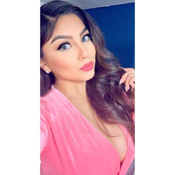 Meet your Posher, Lexa - Picture 1 of 1